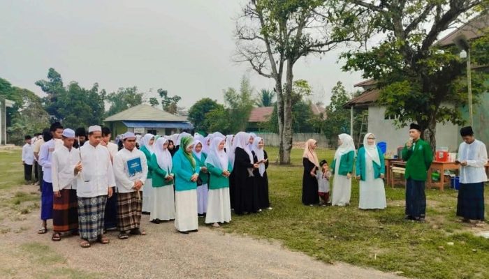 Semarakkan Hari Santri 2026, Pesantren Al Mansyuriyah Gelar Kirab di Tenggarong Seberang, Alumni Ajak Santri Resapi Peran Bangsa
